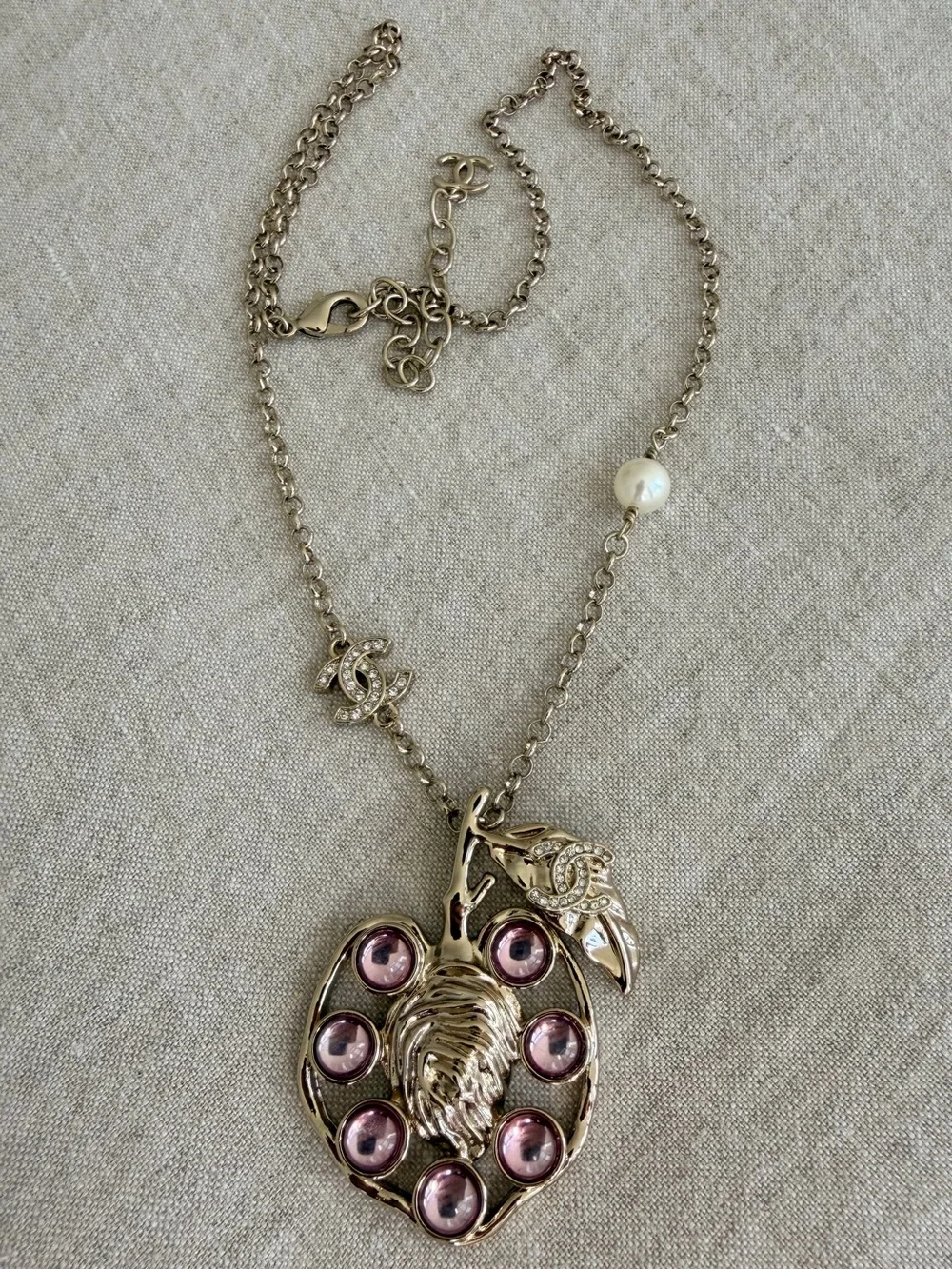 CHANEL Pendant Necklace with Pink Crystal Accents🌸